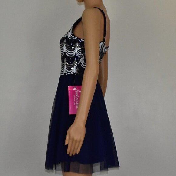 As U Wish Short Spaghetti Strap Sequin Bodice Size 5, Prom Dress - Picture 8 of 16